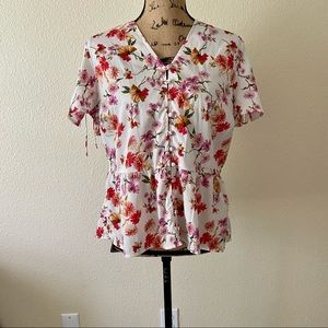 Mimi & daphne floral button down short sleeve blouse.size L